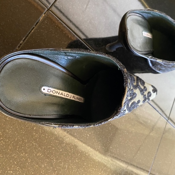 Donald J. Pliner (Made in the Mountains of Italy) - Picture 4 of 10